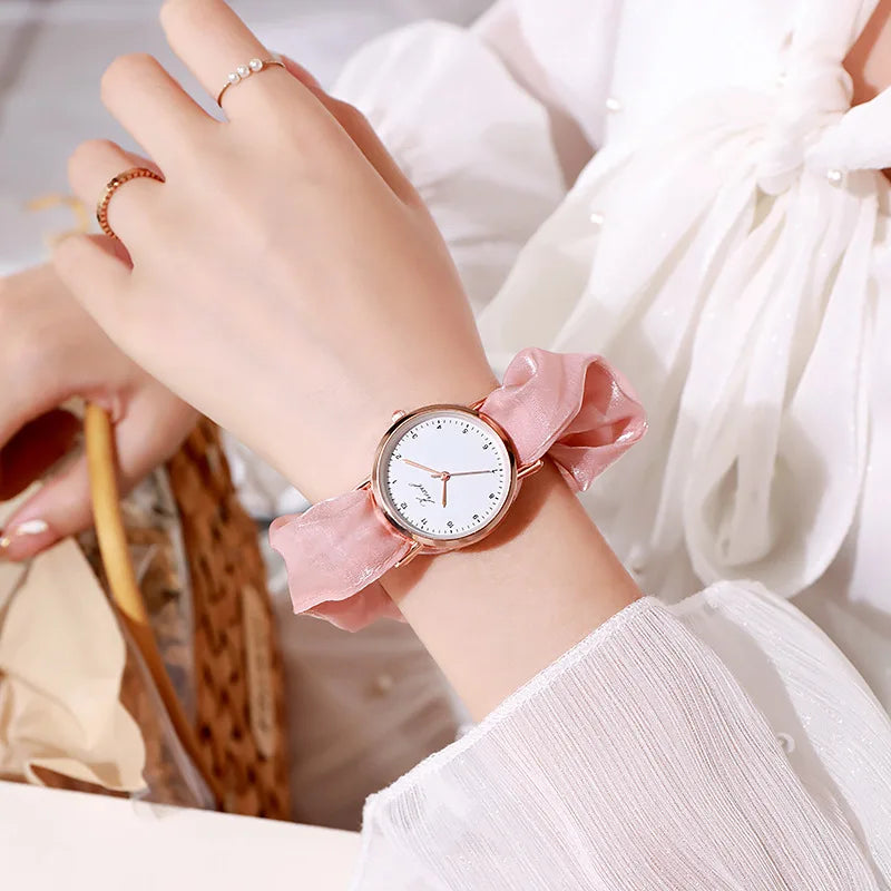 Montre Femme Créative · Bracelet Tissu Coloré · Quartz Élégant.