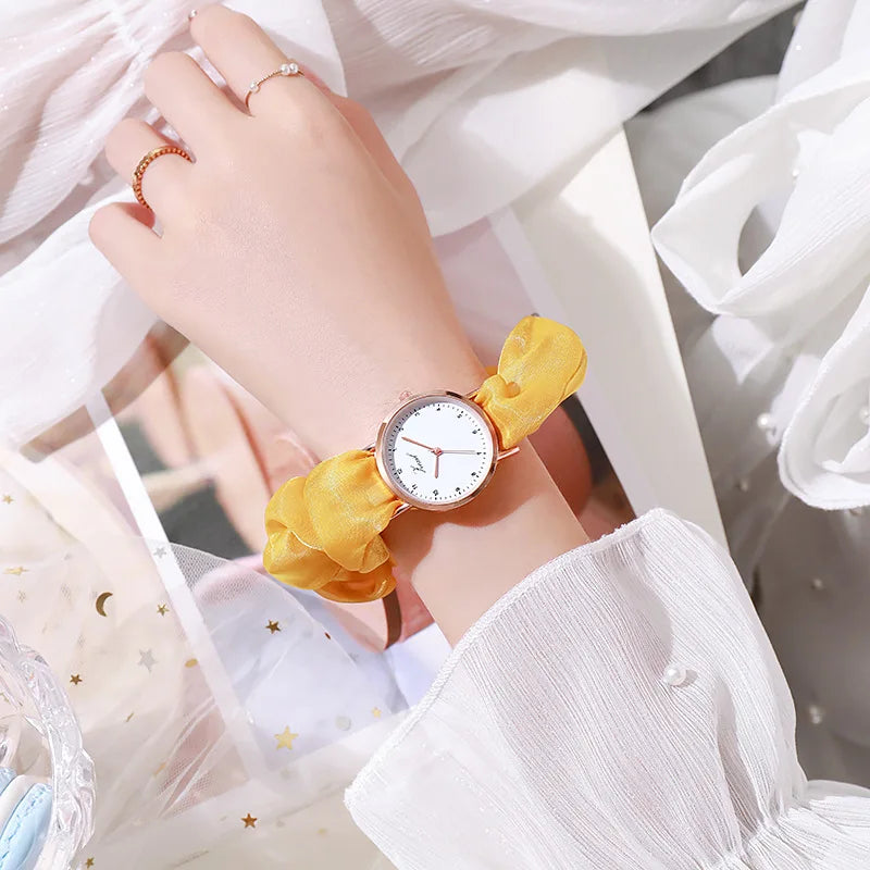 Montre Femme Créative · Bracelet Tissu Coloré · Quartz Élégant.